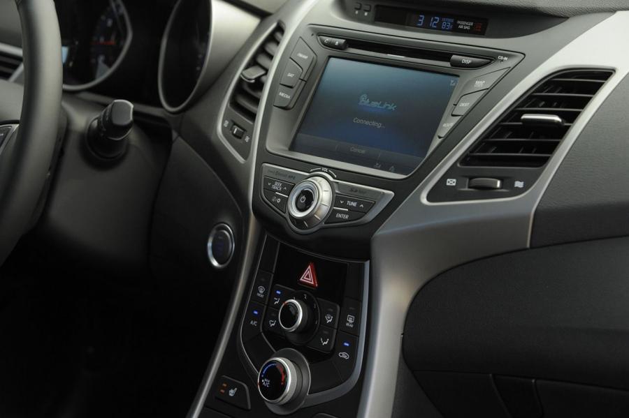  Hyundai Elantra Coupe 2014 года  (фото 14 из 25)